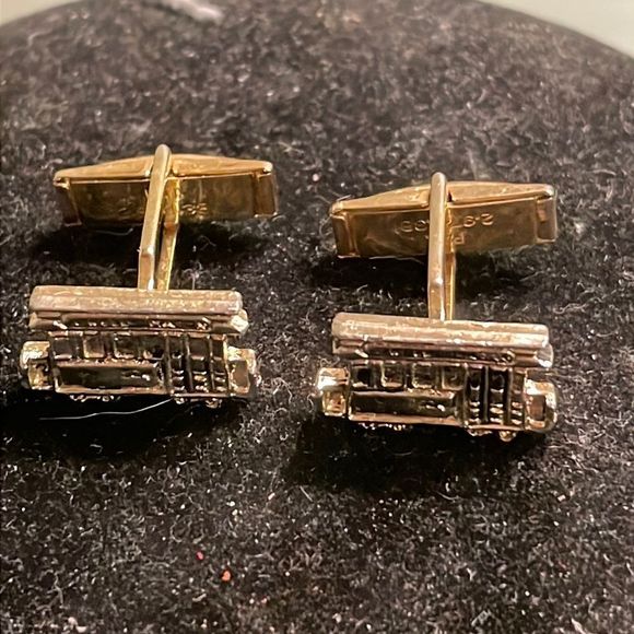 Vintage MCM 1952 mixed metal 3D gold tone whale back trolley car cuff links - Picture 5 of 15